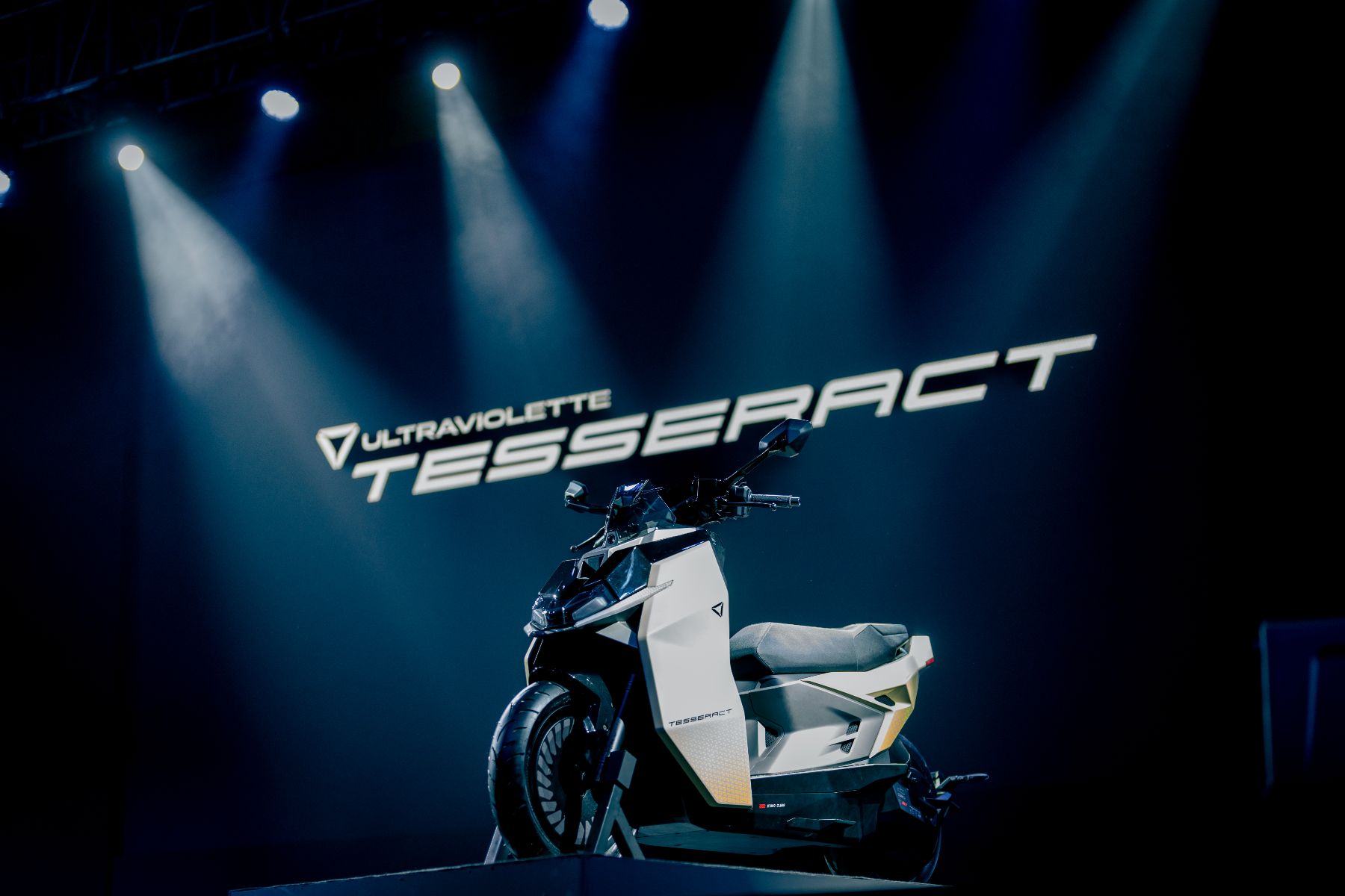 Ultraviolette Tesseract Ultraviolette Tesseract